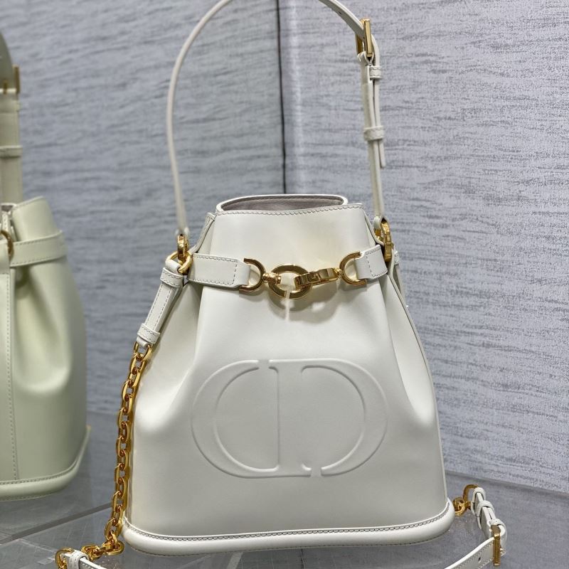D*or bucket bags